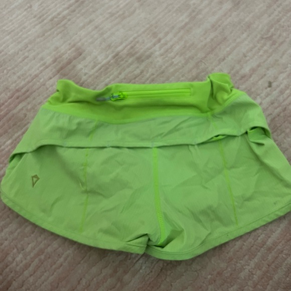 Kids Avivva shorts size 10 bright yellow - Picture 3 of 4